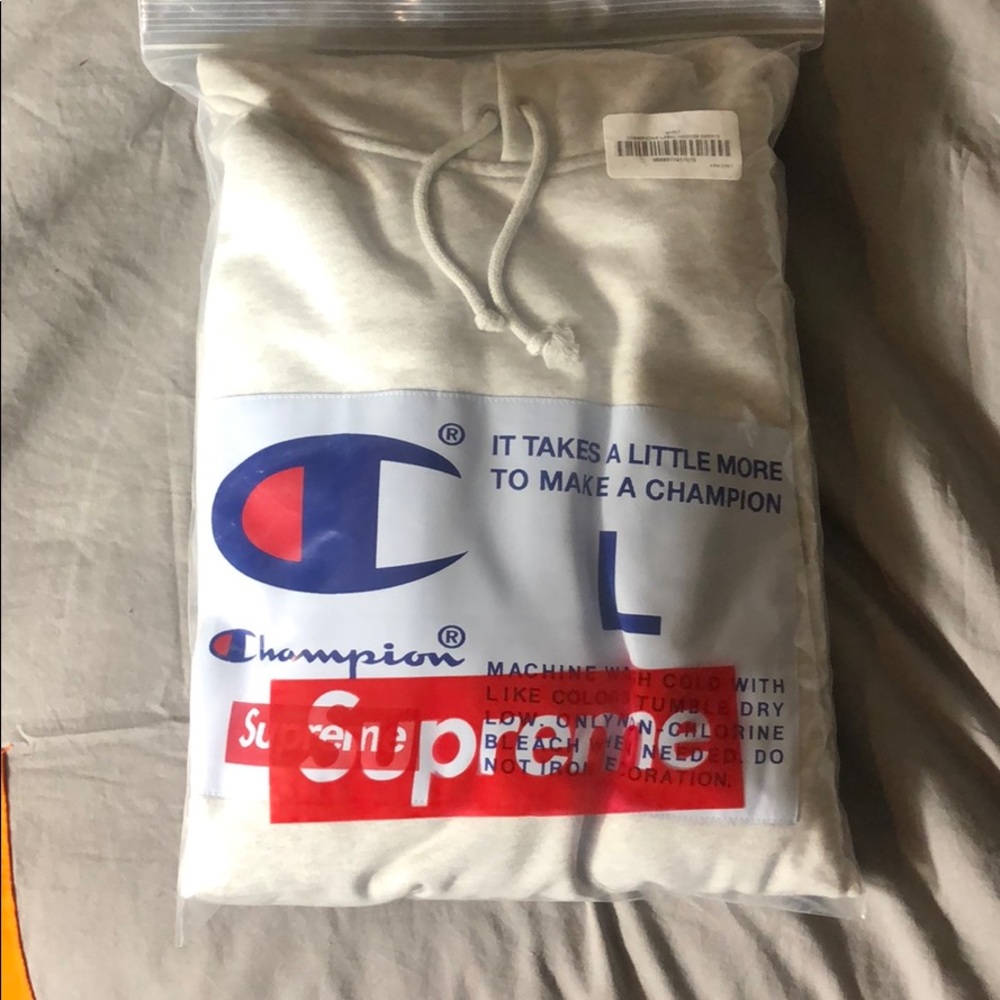 Supreme x Champion Label Hooded Sweatshirt” F/w18